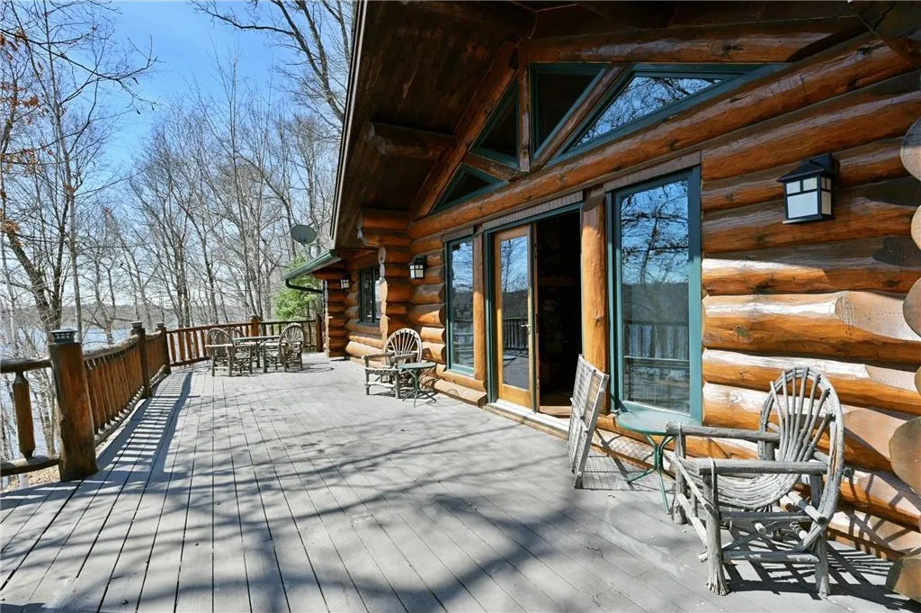 [Cabin Exterior]