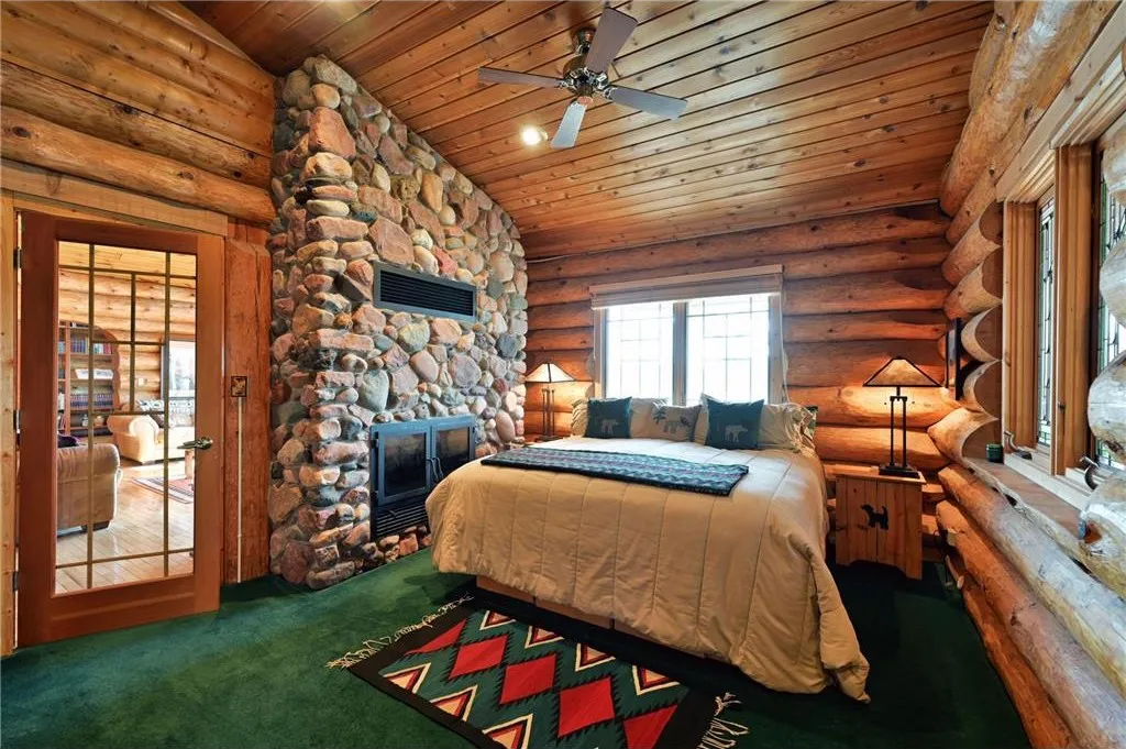 [Cabin Interior]